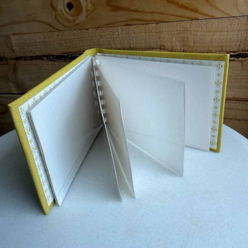 VTG 70s Moms Brag Book Gold Foil Yellow Photo Album‎ Floral New